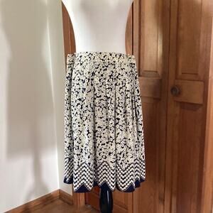 Talbots Daisy Print Chiffon Full Skirt, Size 6P